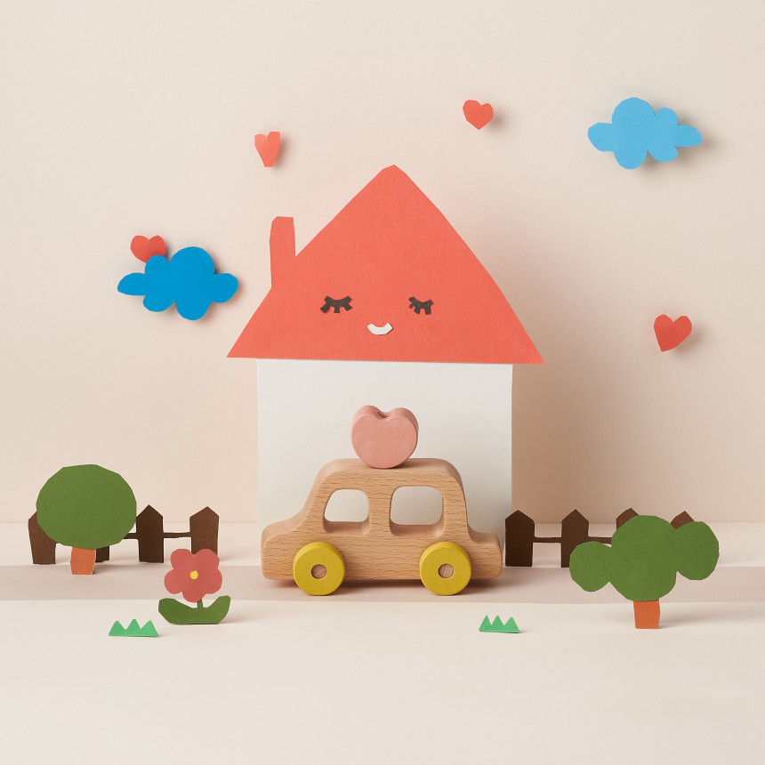 Wooden toy car (oioiooi)